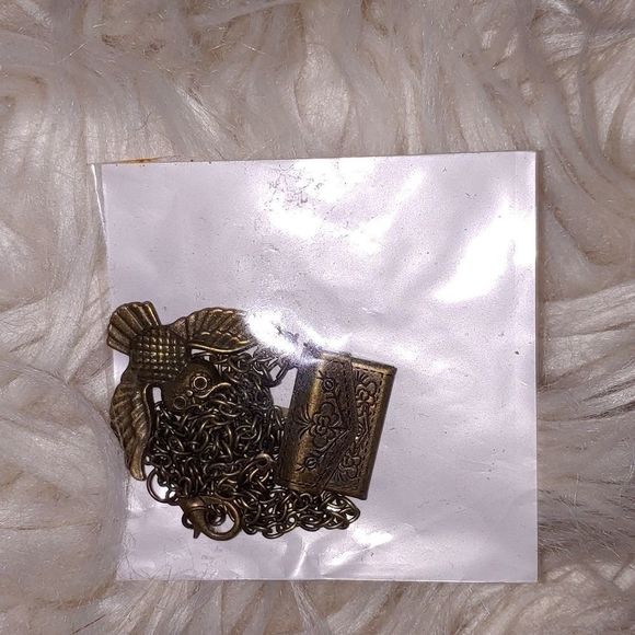 Bulk Lot 25 Harry Potter Inspired necklaces new in packaging - Picture 6 of 7